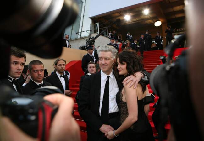 Le réalisateur avec sa femme sur le tapis rouge du festival de Cannes. Lynch en avait présidé le jury en 2002