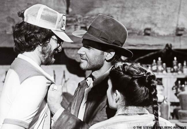 Empoignade amicale avec Harrison Ford sur le tournage des Aventuriers de l'arche perdue
