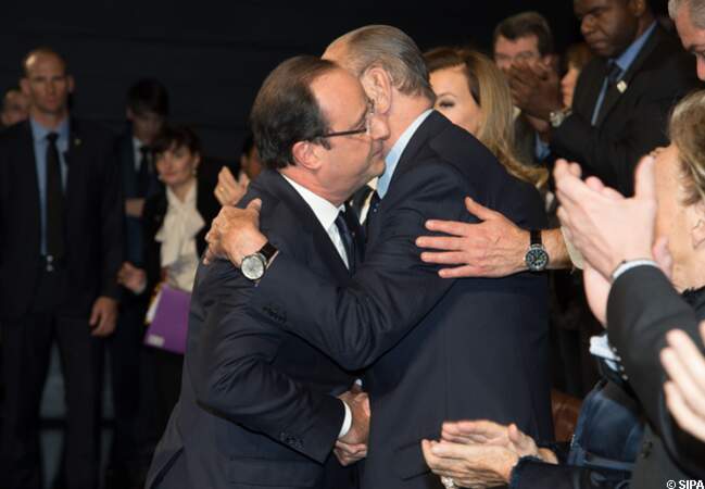 François Hollande embrasse Jacques Chirac