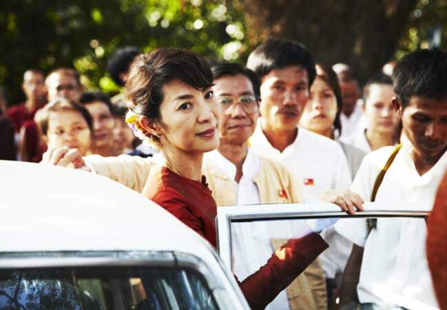 Michelle Yeoh en Aung San Suu Kyi (The Lady de Luc Besson, 2011)