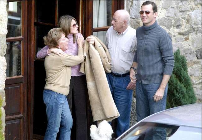 Janvier 2004: le couple avec les grands-parents de la jeune femme, à Covadonga