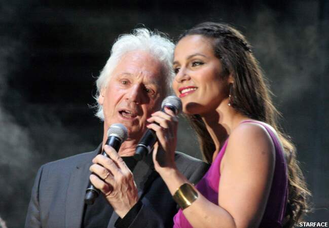 En concert à Nîmes, en 2012, avec Gérard Lenorman, colorblock