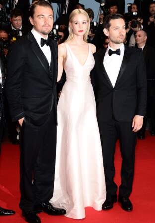 Carey Mulligan ravissante dans sa robe Dior, au bras de ses partenaires, DiCaprio et Maguire