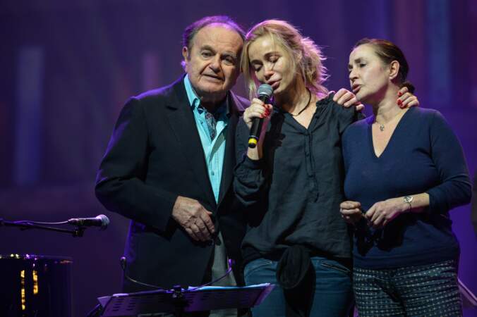 Guy Béart en compagnie de ses deux filles Emmanuelle et Eva pour son dernier concert 