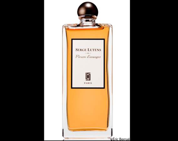 Sans oublier une touche de son parfum préféré, Fleurs d'Oranger de Serge Lutens