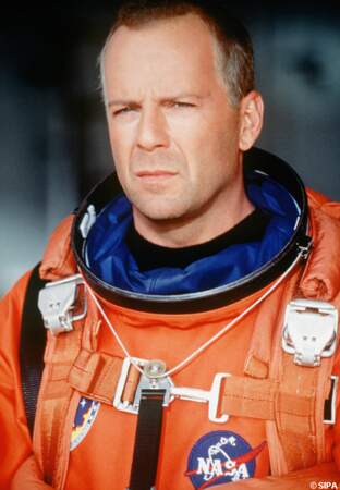 Dans Armageddon, en 1998, Bruce Willis sauve la planète et casse la baraque