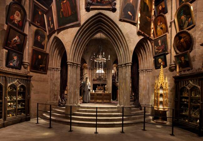 Le bureau d'Albus Dumbledore est l'un des décors les plus impressionnants du musée
