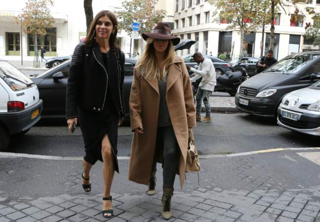 Carine Roitfeld et Kim Kardashian rue Montaigne à Paris