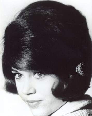 Jane  Fonda, en 1966, l’une des superstars coiffées par la maison.