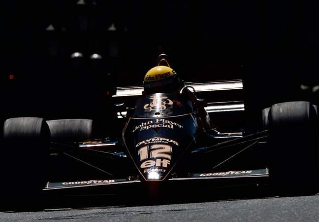 La JPS qu'Ayrton pilota de 1985 à 1986. (photo tirée de "Ayrton Senna, la légende"aux éditions Premium)