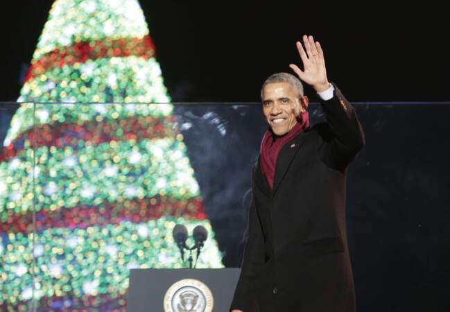 Barack Obama heureux d'allumer le sapin de Noël de la Maison Blanche