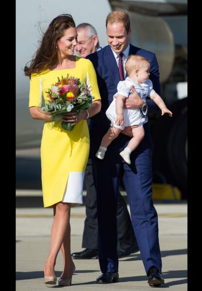 La duchesse donne le ton à son arrivée en Australie avec une robe jaune Roksanda Ilincic