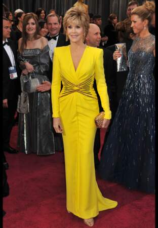 Jane Fonda en Atelier Versace jaune flashy