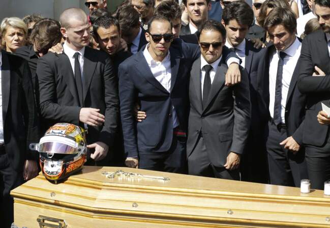 Le pilote Felipe Massa en costume gris, assistait aussi aux obsèques