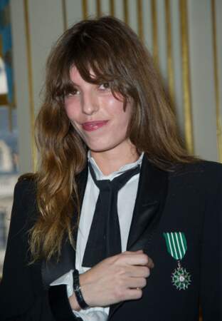 Avril 2013 Lou est épinglée Chevalier de l’Ordre des Arts et des Lettres
