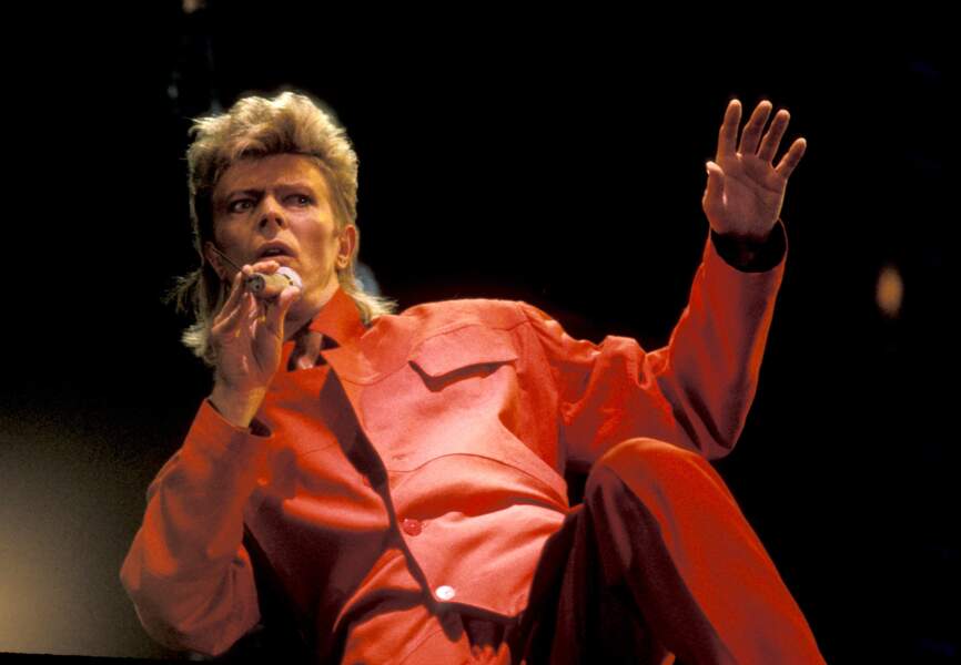 Août 1987: David Bowie lors de sa tournée "Glass Spider" au Giants Stadium de New-York