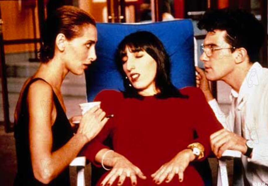 Rossy de Palma et Antonio Banderas dans Femmes au bord de la crise de nerf, en 1988