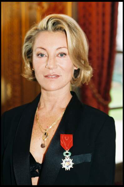Sheila reçoit la légion d'honneur en 1998