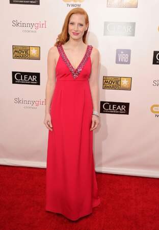  Jessica Chastain, lumineuse dans sa robe corail Prada 