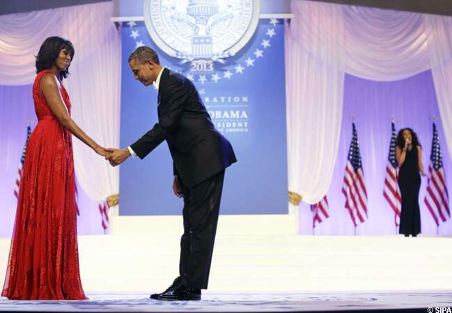 Barack invite Michelle à danser lors d'une chanson de Jennifer Hudson