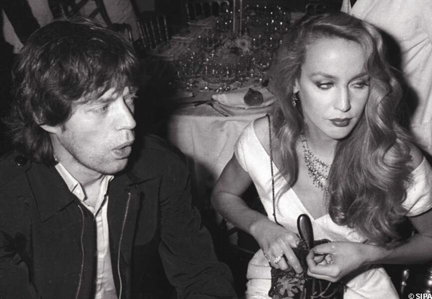 Mick Jagger et Jerry Hall écument les soirées et les lieux branchés