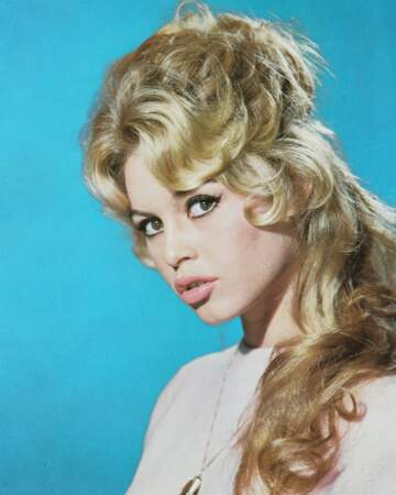 Le mythique chignon crêpé de Brigitte Bardot