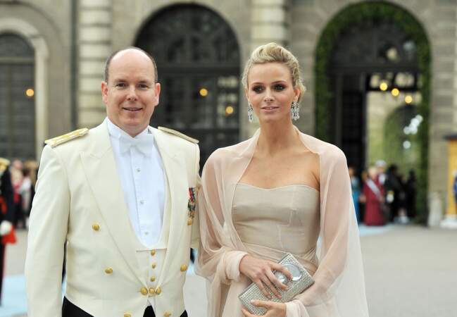 Juin 2010 Albert II et Charlène assistent au mariage de Victoria de Suède