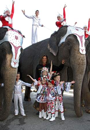 Stéphanie de Monaco, entourée des éléphants de la famille de Joy Gartner, ouvre cette 38e cérémonie