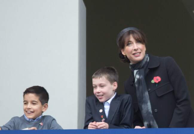 La femme du premier ministre, Samantha Cameron, observait elle aussi depuis le balcon