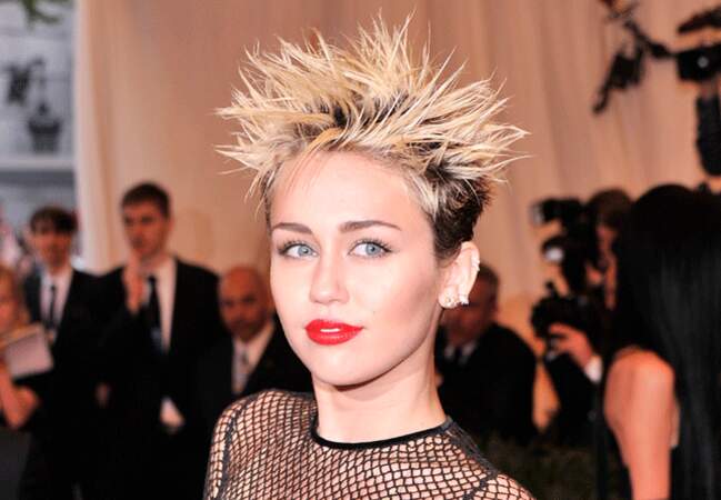 Miley Cyrus et ses lèvres incendiaires