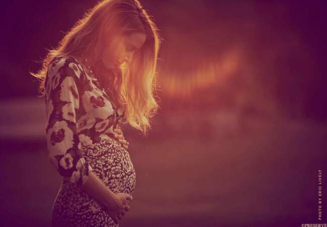 Sur son site Preserve, elle annonce sa grossesse dans une jolie photo prise par son frère