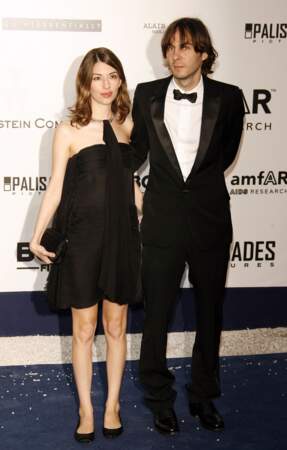 Avec son mari Thomas Mars, chanteur du groupe Phoenix au gala "Cinema against AIDS" en 2006