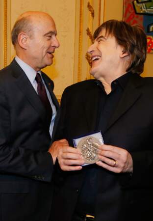 Serge Lama plaisante avec Alain Juppé