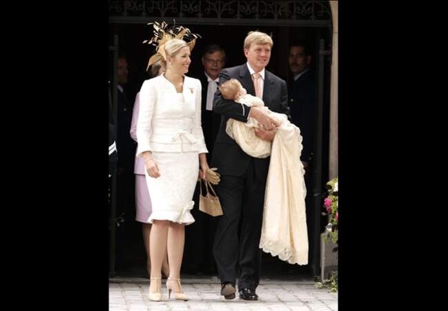 12 juin 2004 Baptême de la princesse Catharina-Amalia, fille de Willem-Alexander et Maxima des Pays-Bas, en blanc 