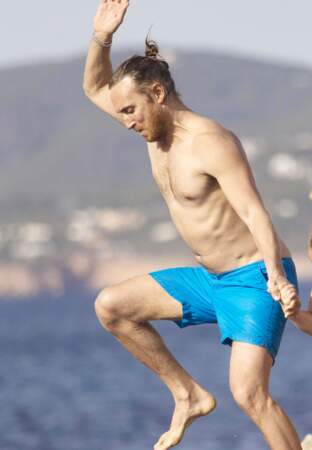 Quand il est pas derrière ses platines, David Guetta profite des autres plaisirs d'Ibiza