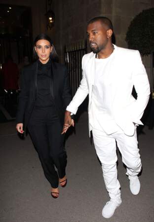 Kim Kardashian et Kanye West en black and white avant le show Givenchy