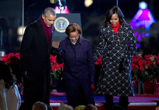 Barack et Michelle Obama aident la maman de Michelle