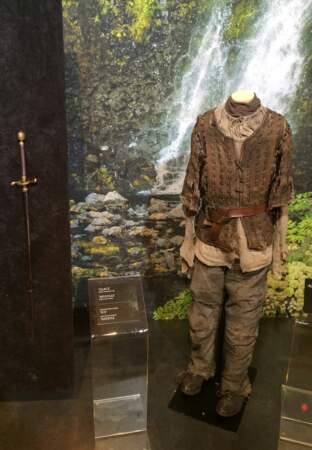 Le costume et l'épée d'Arya Stark