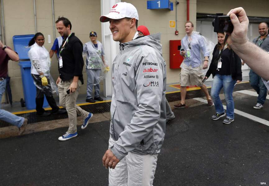 Après une courte retraite, Schumacher revient en F1 sous les couleurs de Mercedes en 2009