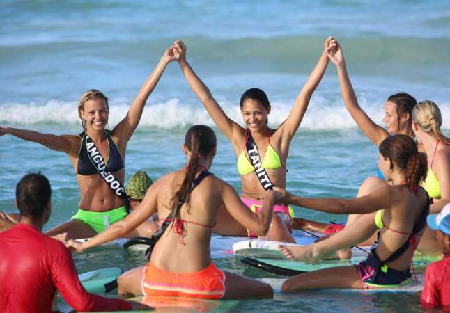 Séance surf avec Miss Tahiti