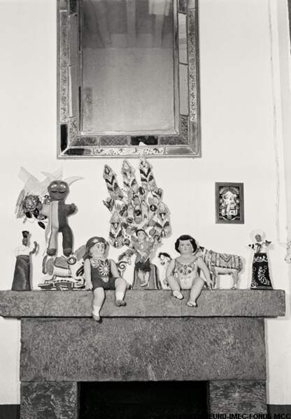 Dans sa maison, l'artiste collectionne les poupées, en mémoire des enfants qu'elle n'a pas eus