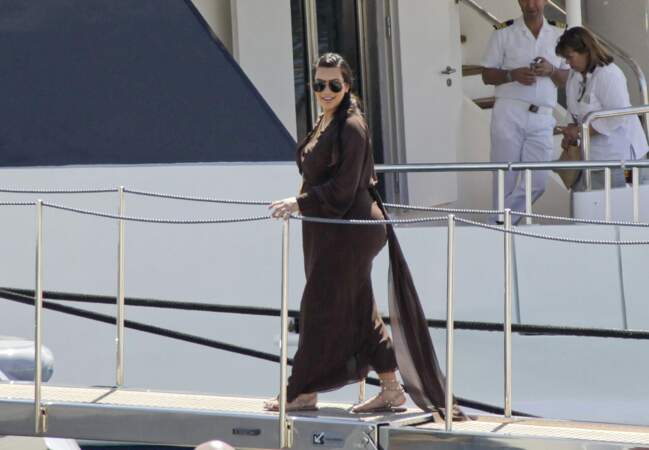 Kim Kardashian, très enceinte, a profité de Mykonos en 2013
