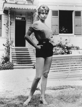 Brigitte Bardot et son encolure coeur, devenue l'encolure Bardot