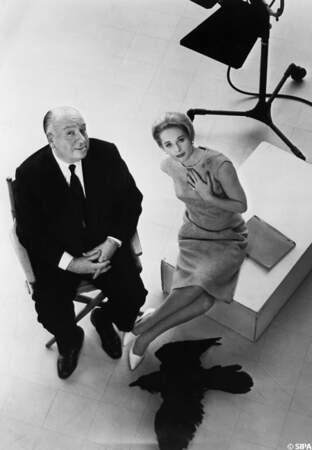 Alfred Hitchock et Tippi Hedren sur le tournage des Oiseaux en 1963