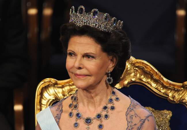 La reine Silvia de Suède arbore les saphirs Leuchtenberg