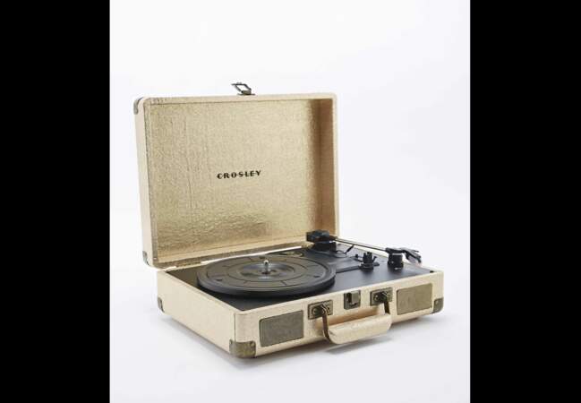 Urban Outfitters, Tourne-disque Crosley x Urban Outfitters, 131€