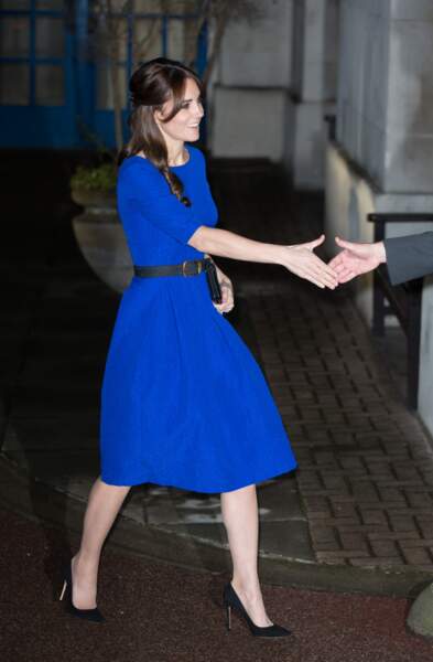 Princesse Kate a choisi une jolie robe bleue aux couleurs de l'espoir