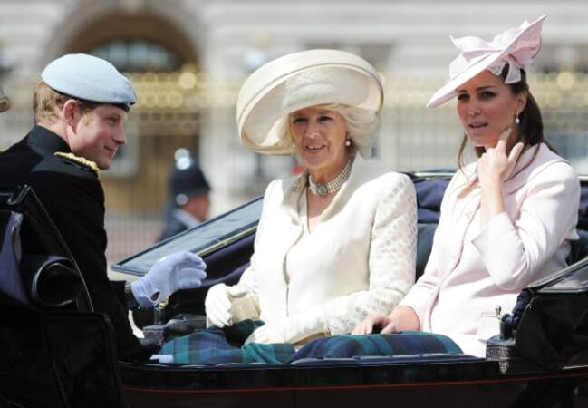 Le Prince Harry, la duchesse de Cornouailles et Kate Middleton