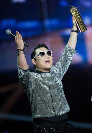 Psy est l'homme du match avec 2 récompenses : chanson Internationale et clip de l'année