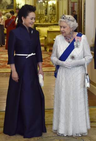 La Reine Elizabeth II et l'épouse du président chinois, Peng Liyuan